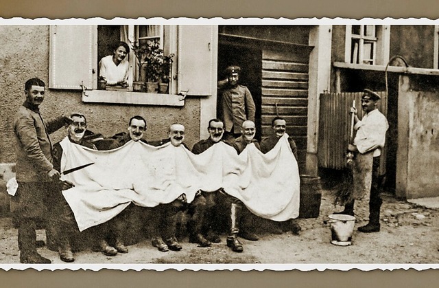 Das Titelbild des historischen Wandkal...eben lsst, datiert aus dem Jahr 1915.  | Foto: Kalender Manufaktur / Stadtarchiv Weil am Rhein