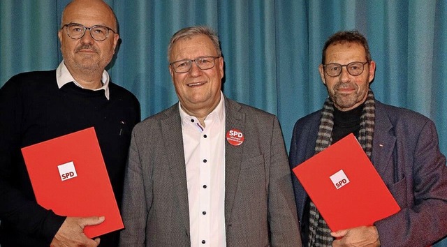 Michael Stoltenburg (Mitte) ehrte Armi...(rechts) fr 40 Jahre Mitgliedschaft.   | Foto: SPD-Stadtverband