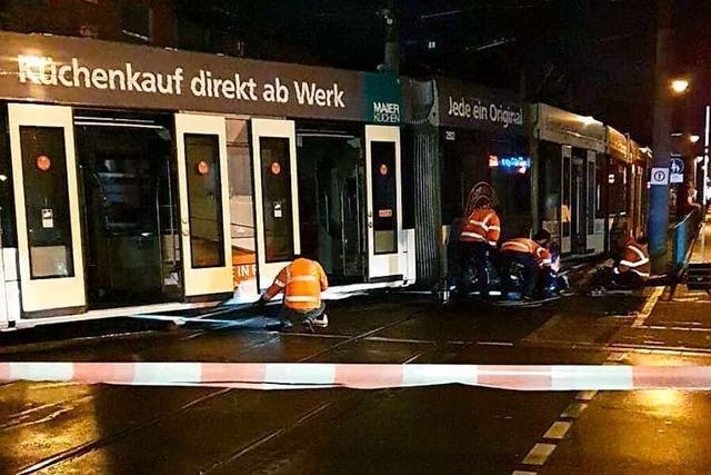 Straenbahn in Freiburg entgleist – fast alle Linien unterbrochen