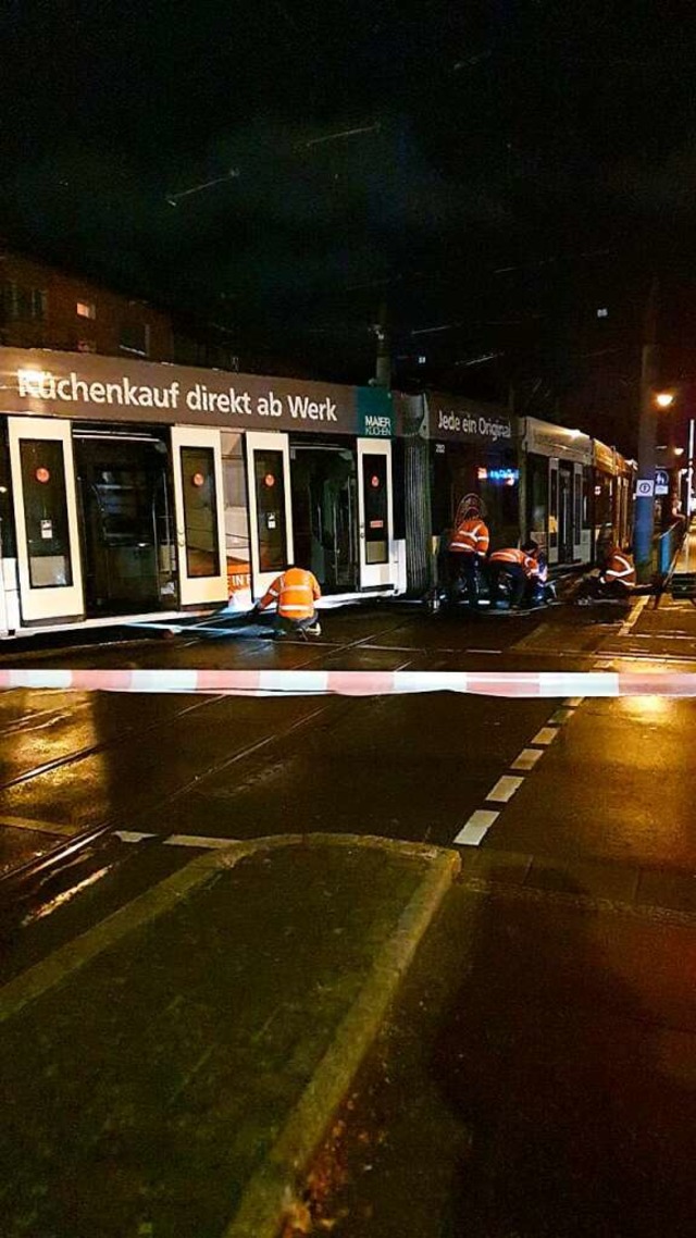 Die Bergungsarbeiten laufen auf Hochtouren.  | Foto: Anne Grundeberg