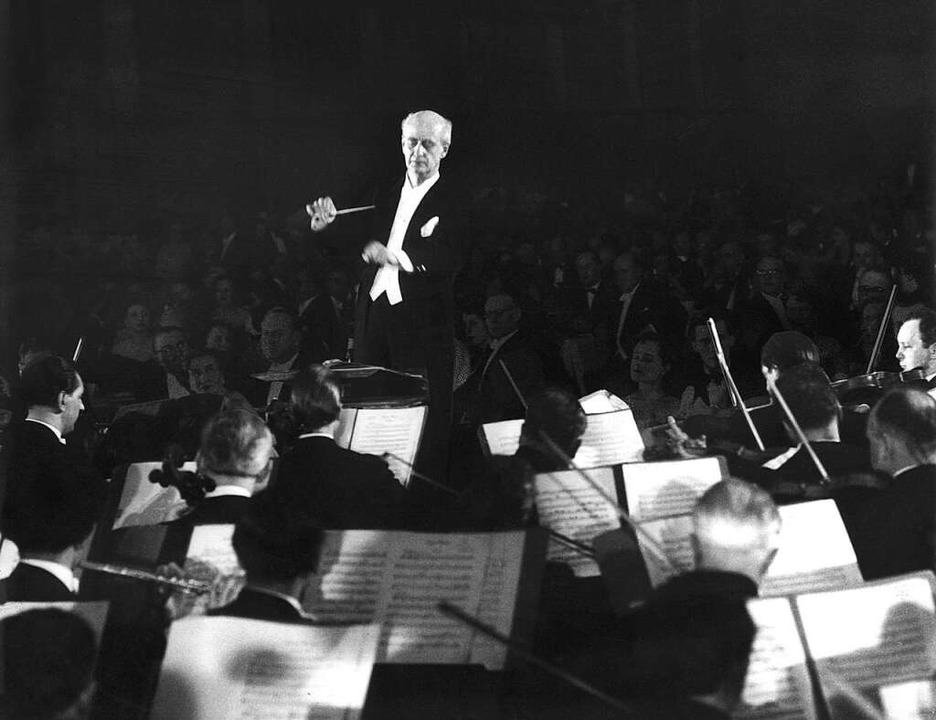 Wilhelm Furtwängler dirigiert die Berliner Philharmoniker (1952).  | Foto: -