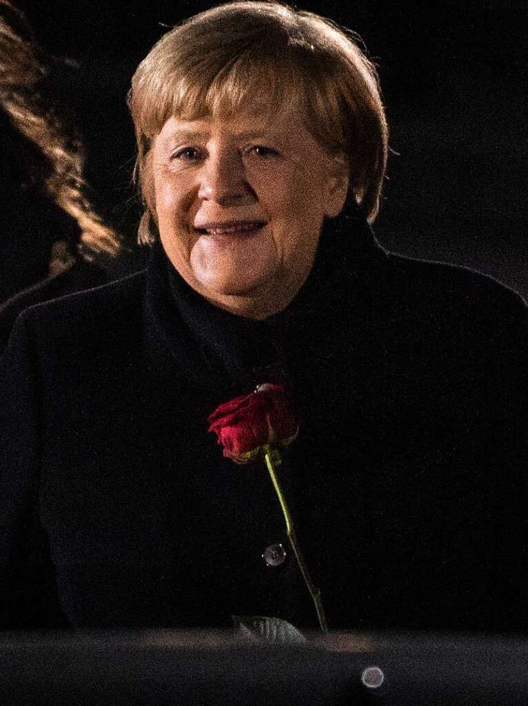 Die Musiker der Bundeswehr spielten fr Angela Merkel den Chanson "Fr mich soll's rote Rosen regnen" von Hildegard Knef.