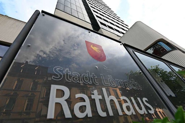 Das Lrracher Rathaus: die letzte Bastion des freien Zugangs.  | Foto: Jonas Hirt