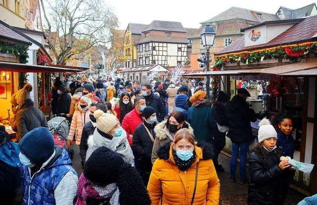 Der Weihnachtsmarkt in Colmar ist  die...sucht. Das Foto stammt von Donnerstag.  | Foto: Patrick Kerber