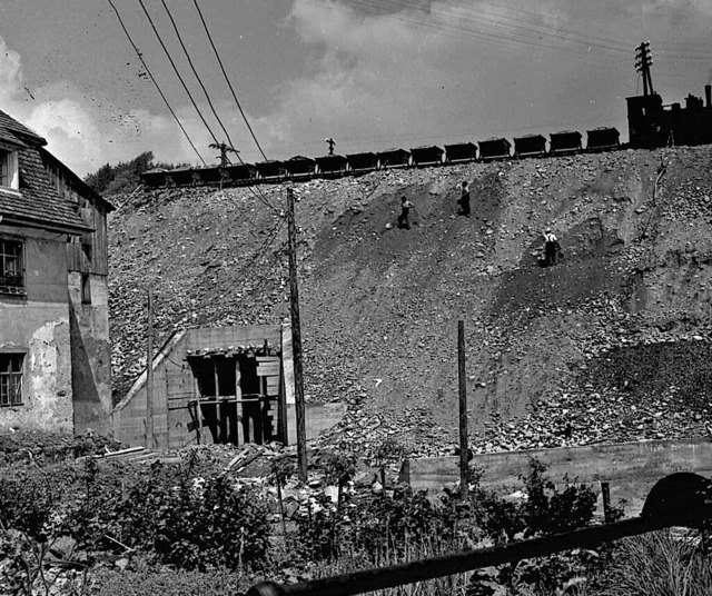 In den Jahren 1928/29 ist in Laufenbur..., oben ahnt man noch die Bundesstrae.  | Foto: Stadtarchiv Laufenburg