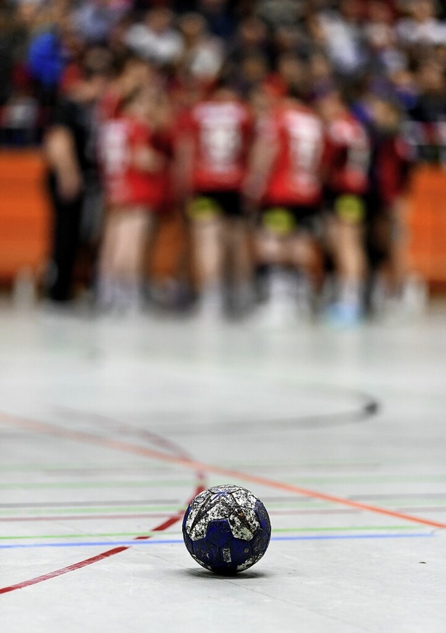 Allein gelassen: Ob im Handball oder i...te  an diesem Wochenende meist ruhen.   | Foto: Patrick Seeger