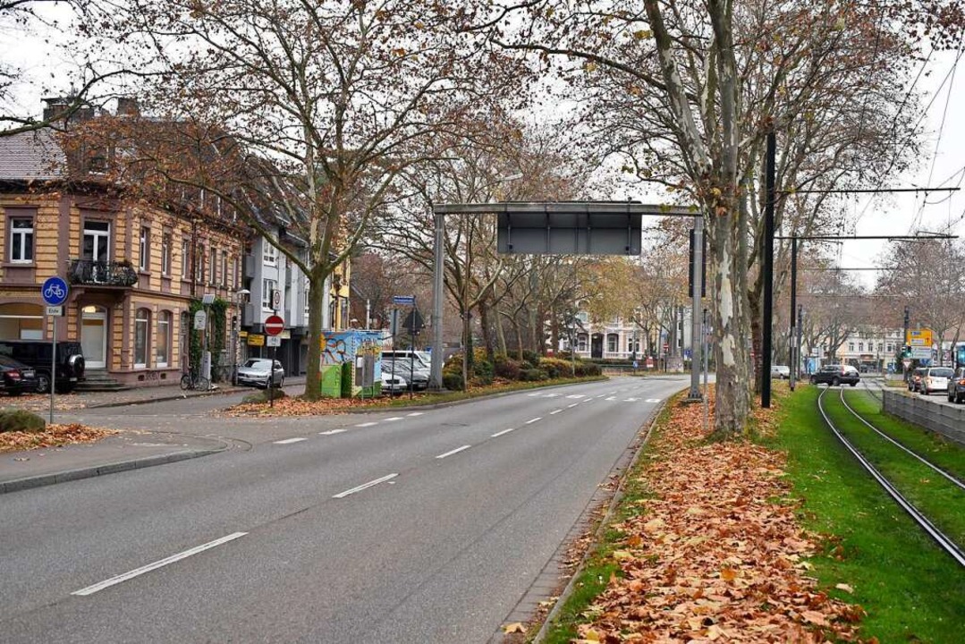 Heute verlaufen im Bereich der Grünanlage Stadtbahn und Straße.  | Foto: Thomas Kunz