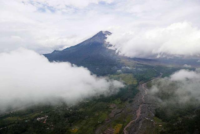 Vulkanausbruch auf Java: Zahl der Toten und Verletzten steigt