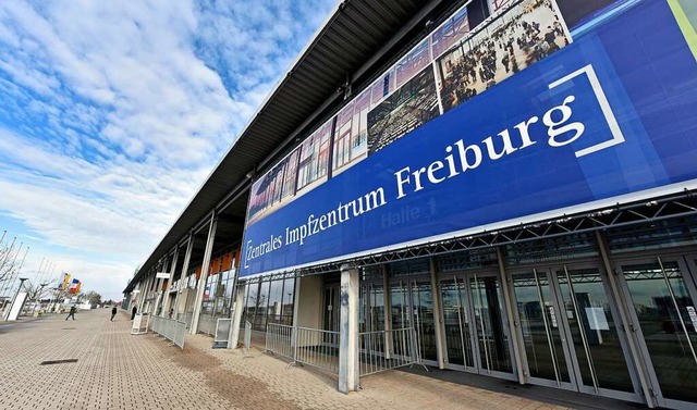 Das Impfzentrum der Uniklinik auf der ...pfung gibt es nun nur noch mit Termin.  | Foto: Michael Bamberger