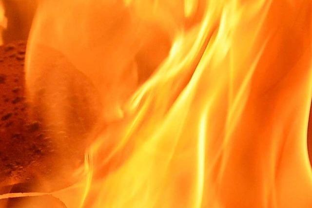 Brandbeschleuniger setzt Gartenhütte in Grenzach-Wyhlen in Flammen