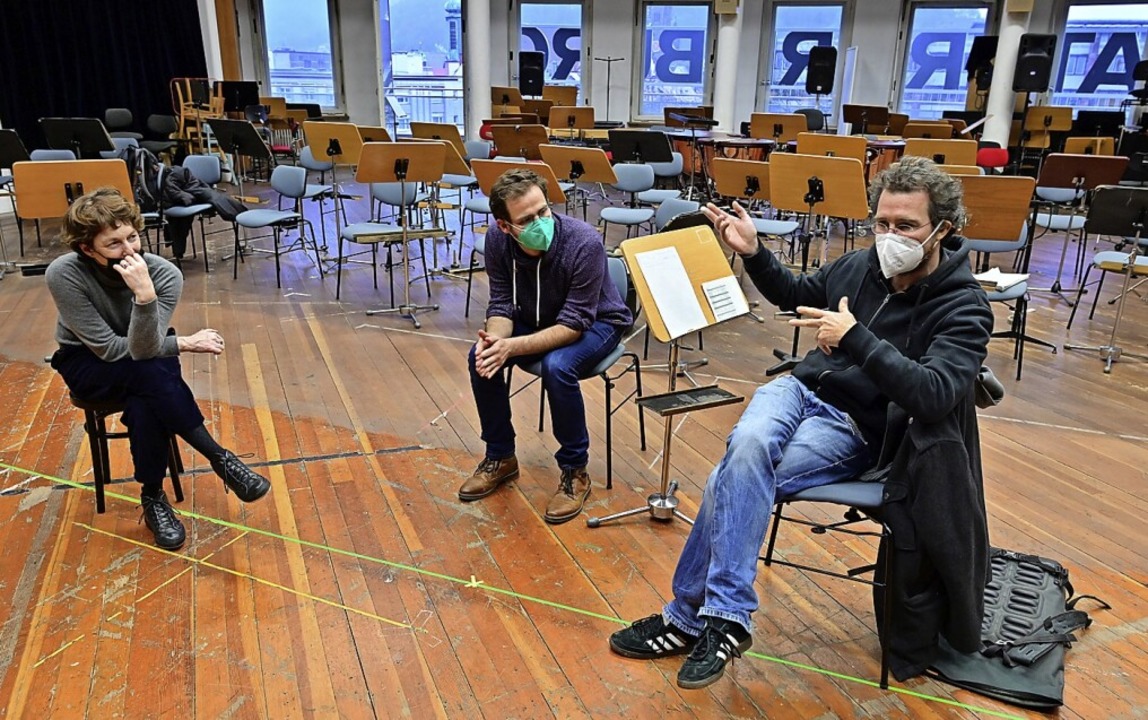 Die Casting-Jury: Choreographin Emma-L...he Leiter Nikolaus Reinke (von links).  | Foto: Thomas Kunz