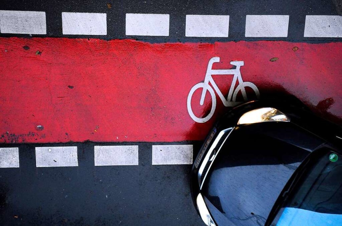 Fahrräder und E-Bikes werden mehr und ...nd ins Gehege kommt, braucht es Ideen.  | Foto: Thomas Kunz