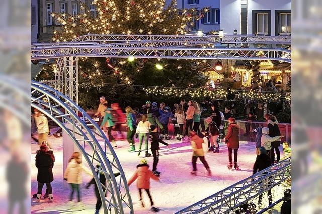 Die Eisbahn auf dem Marktplatz in Emmendingen hat geffnet