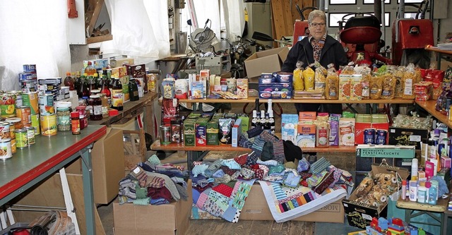 Anita Rinklef in ihrer Sammelstelle fr die Spenden fr die Lahrer Tafel  | Foto: Hans Spengler