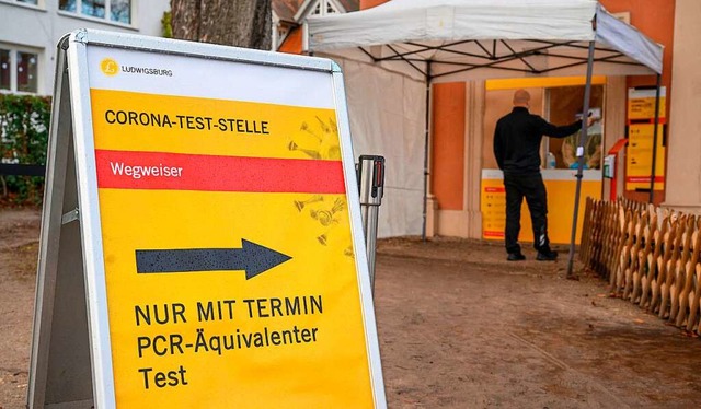 Nicht immer ist der Weg zur nchsten Teststation so kurz wie in Ludwigsburg.  | Foto: THOMAS KIENZLE (AFP)