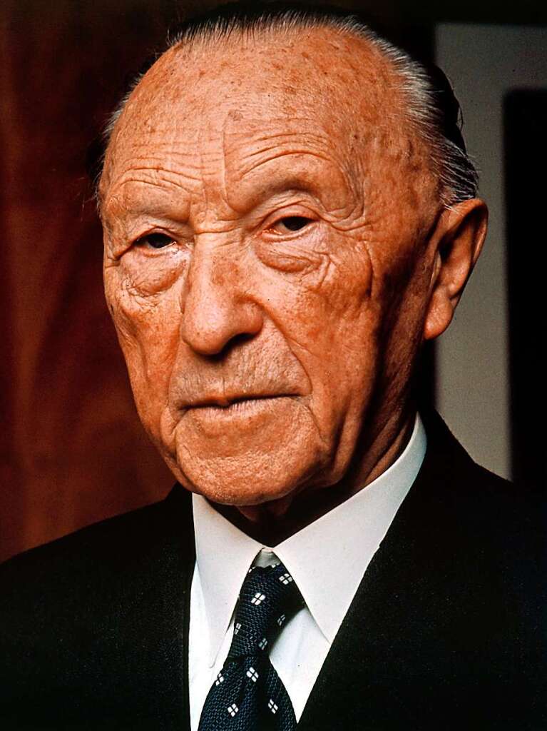 Konrad Adenauer wurde am 15.9.1949 der erste Bundeskanzler der Bunderepublik Deutschland. Nach zwei Wahlsiegen 1953 und 1957 trat der CDU-Politiker am 15.10.1963 von seinem Amt zurck. Konrad Adenauer wurde am 5. Januar 1876 in Kln geboren und starb am 19. April 1967.