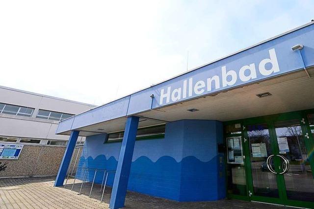 Hallenbad in Freiburg-Hochdorf bleibt in der Diskussion