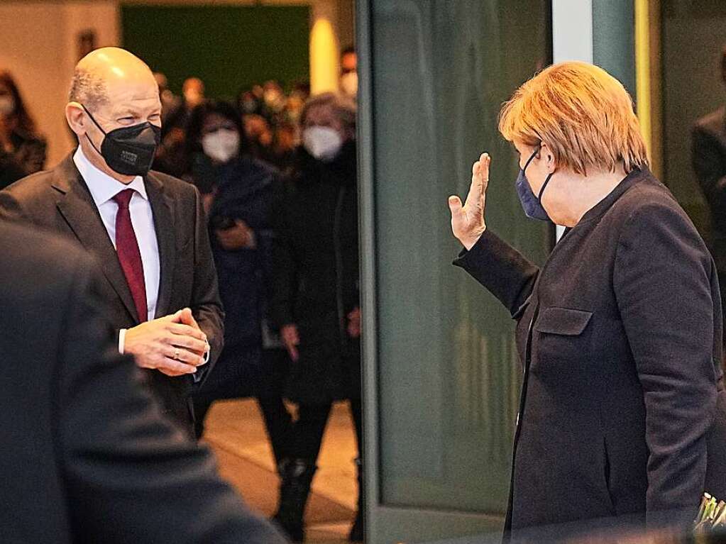 Angela Merkel nach  der Amtsbergabe  an Olaf Scholz.