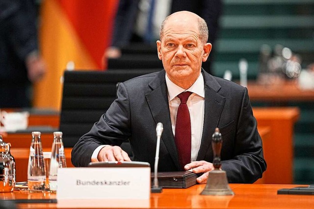 Der neue Bundeskanzler, Olaf Scholz (S... Kabinettssitzung im Bundeskanzleramt.  | Foto: Michael Kappeler (dpa)