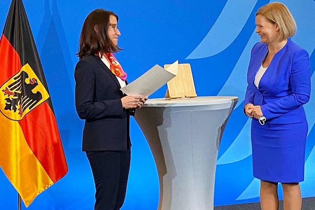 Rita Schwarzelhr-Sutter (links) wird ...en Bundesinnenministerin Nancy Faeser.  | Foto: Bro Rita Schwarzelhr-Sutter