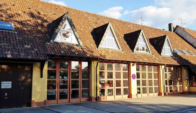 Lngst nicht mehr zeitgem ist das Feuerwehrgertehaus im Gutshofbau.  | Foto: Julius Wilhelm Steckmeister