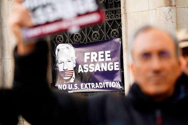 Gericht hebt Auslieferungsverbot für Assange an USA auf