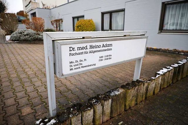 Hausarzt Heino Adam will sich Ende Mrz 2022 in den Ruhestand verabschieden.  | Foto: Christoph Breithaupt