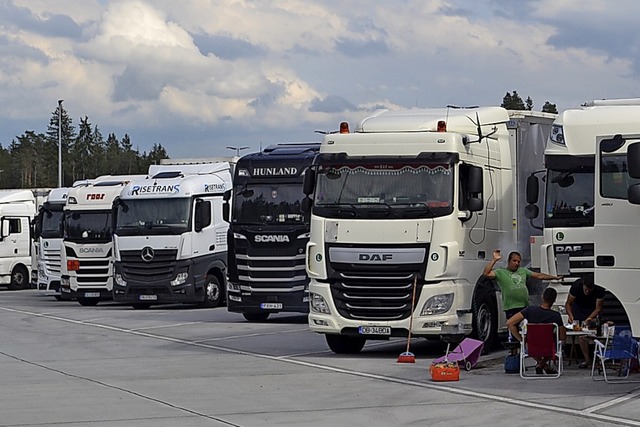 Wie hier auf der Raststtte Rtenbach,...fr den Schwerverkehr angelegt werden.  | Foto: Liane Schilling