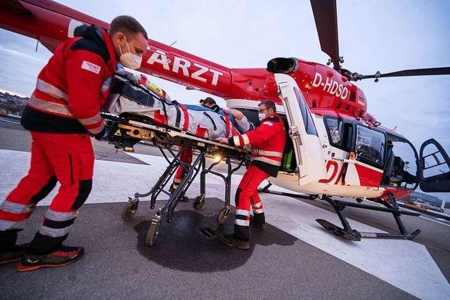 Fliegende Intensivstation: Luftrettung verlegt Covid-19-Patienten im Helikopter 