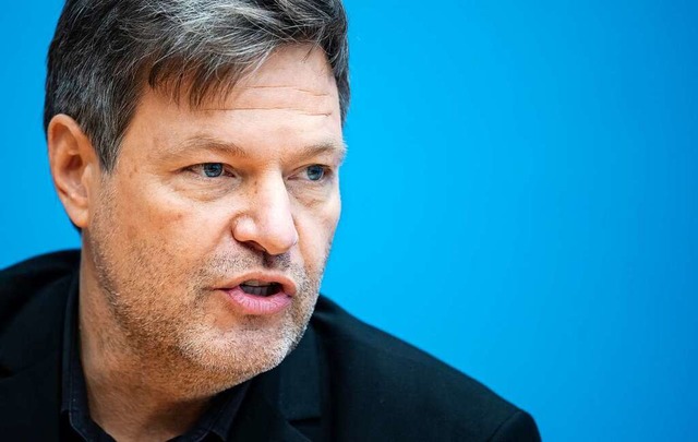 Robert Habeck hat aus dem Umweltressor...keit fr die  Klimapolitik bernommen.  | Foto: Bernd Von Jutrczenka