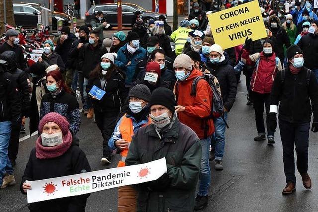 2500 demonstrieren in Freiburg gegen Corona-Maßnahmen