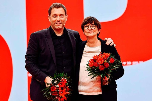 Fhren die Partei: Lars Klingbeil und Saskia Esken  | Foto: HANNIBAL HANSCHKE (AFP)
