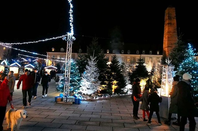 Das Weihnachtsdorf auf dem Abbatucci-P...t vor allem abends sehr stimmungsvoll.  | Foto: Kaufmann-Spachtholz