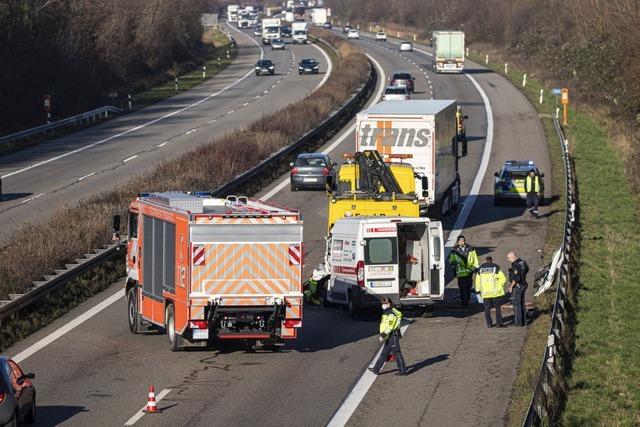 A5 bei Freiburg nach schwerem Unfall zeitweise gesperrt