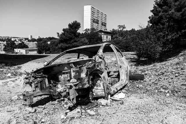 Autowrack in den Banlieue von Marseille  | Foto: Carlotta Huber