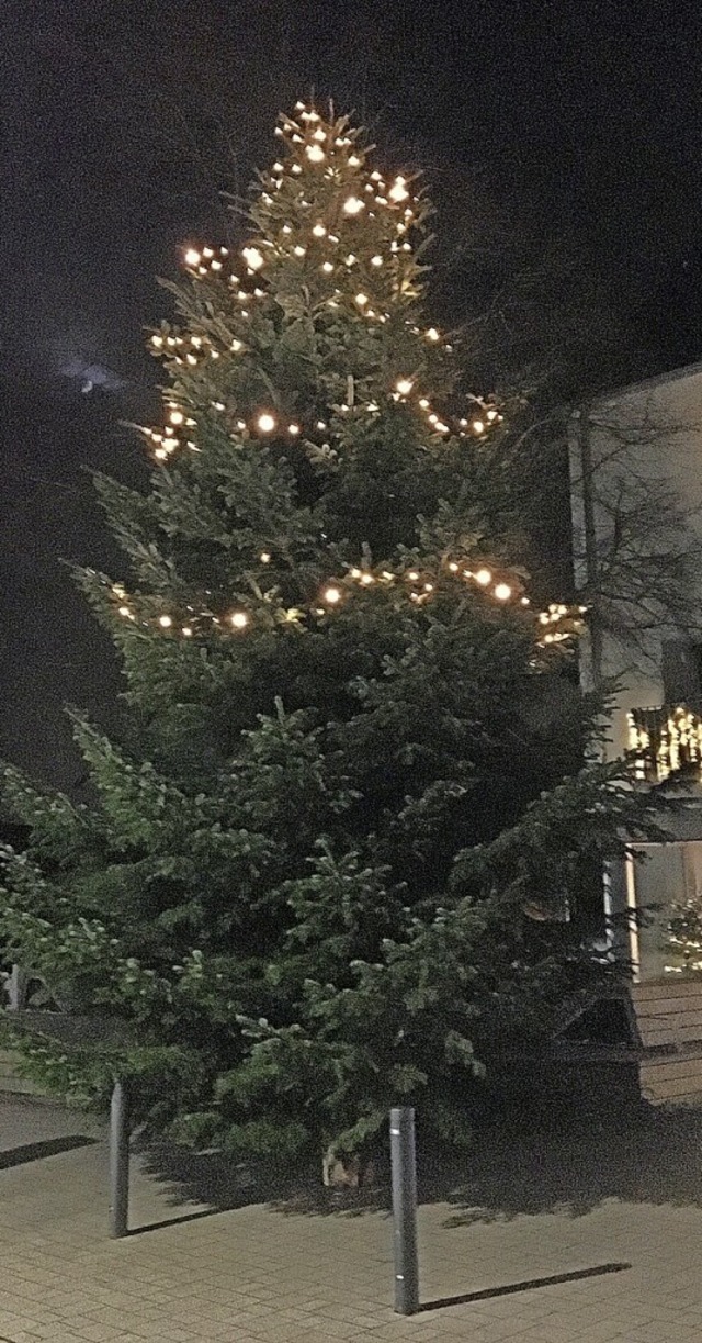 Sprlich geschmckt: der Buchholzer Weihnachtsbaum  | Foto: Markus Zimmermann