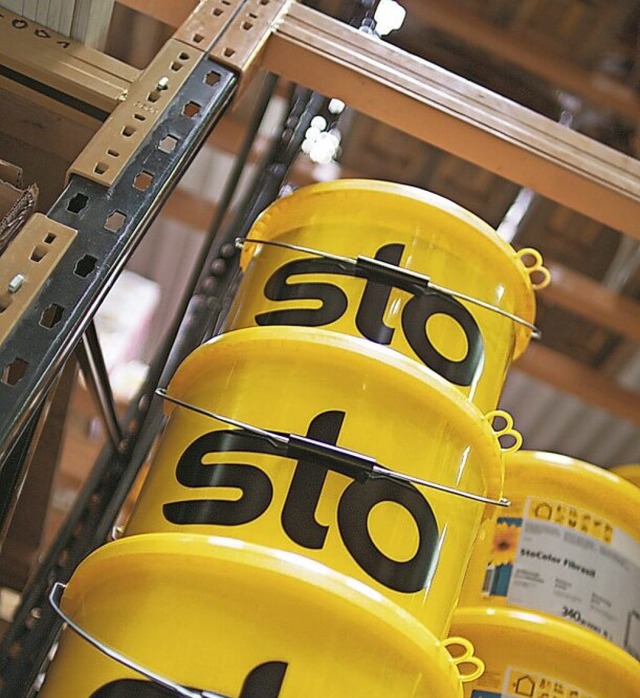 Weltweit bekanntes Markenzeichen von Sto: der gelbe Eimer  | Foto: Sto