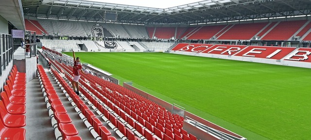 Blick ins neue Stadion des SC Freiburg, das im Herbst 2021 erffnet worden ist.  | Foto: Michael Bamberger