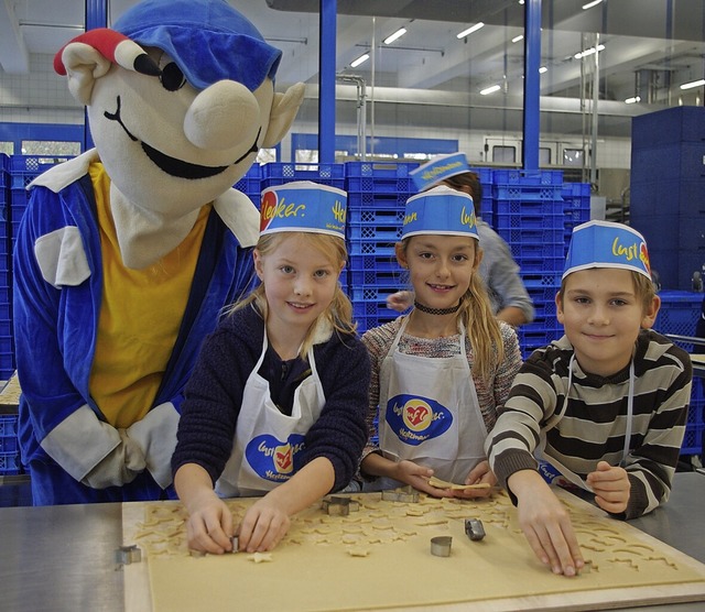 Zisch-Kinder stechen bei einem Aktions... Heitzmann Pltzchen aus. (Archivbild)  | Foto: Sonja Zellmann