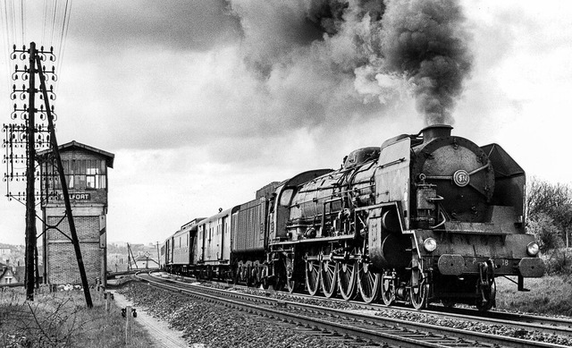 Schnellzug mit Dampf: Am 5. April 1964... Strecke Paris&#8211;Basel  unterwegs.  | Foto: EK-Verlag