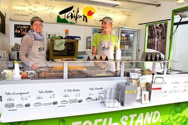 Auf Freiburgs Münsterplatz gibt’s bald nachmittags Waffeln und Tofu oder Fritten