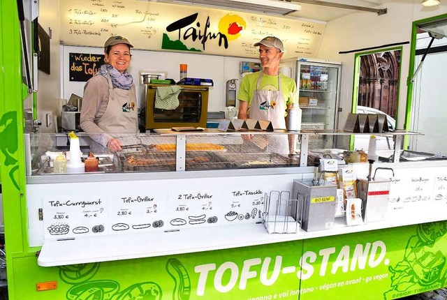Auf dem Mnsterplatz gibt es nachmitta... der Tofu-Stand mit Mr. Nice Fries ab.  | Foto: Thomas Kunz
