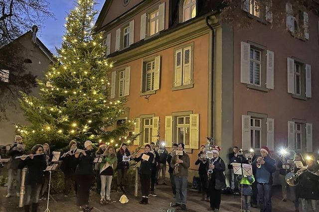 Kein Adventskonzert, aber ein Konzert vor dem Rathaus