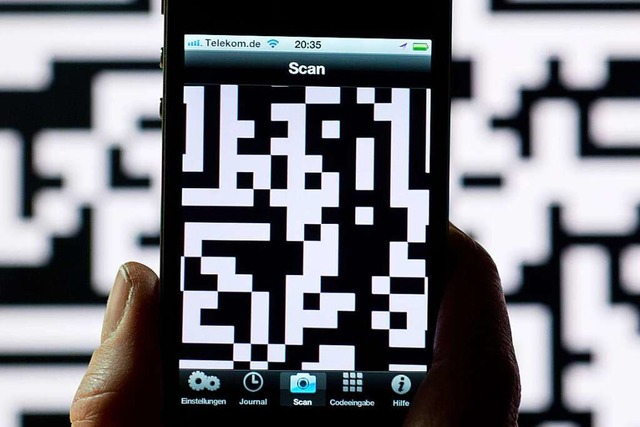 QR-Codes, bestehend aus vielen kleinen...t. 1994 wurden sie  in Japan erfunden.  | Foto: Patrick Pleul