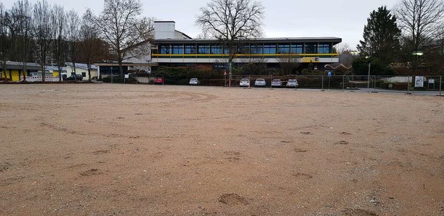 Noch Parkplatz, bald Gelnde fr Schulerweiterung oder doch fr Wohnbebauung?  | Foto: Gerhard Walser