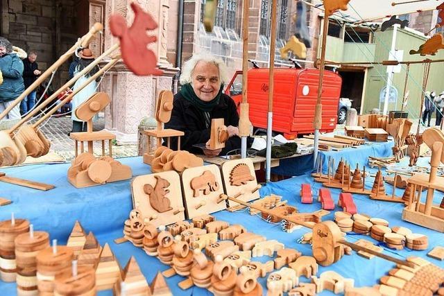 Nach 37 Jahren hört der Holzwerker Raphael Feld auf dem Münstermarkt auf