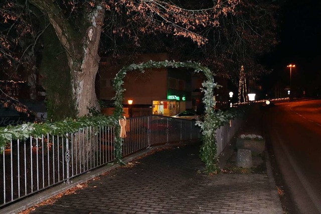 Auch in  Richtung Andelsbachstrae wurden Lichterketten beschdigt.  | Foto: Stadt Laufenburg