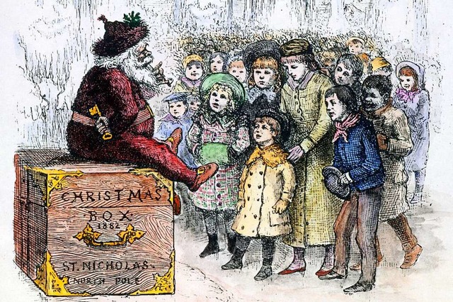 Santa Claus auf einer Weihnachtskiste ...om Nordpol geschickt zu haben scheint.  | Foto: 1882 via www.imago-images.de
