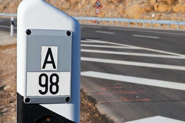 Zwei Schwrstdter sind die Ersten auf dem neuen Teilstck der A98