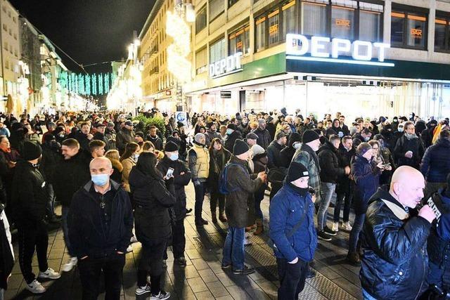 Polizisten bei Protest gegen Corona-Manahmen in Mannheim angegriffen